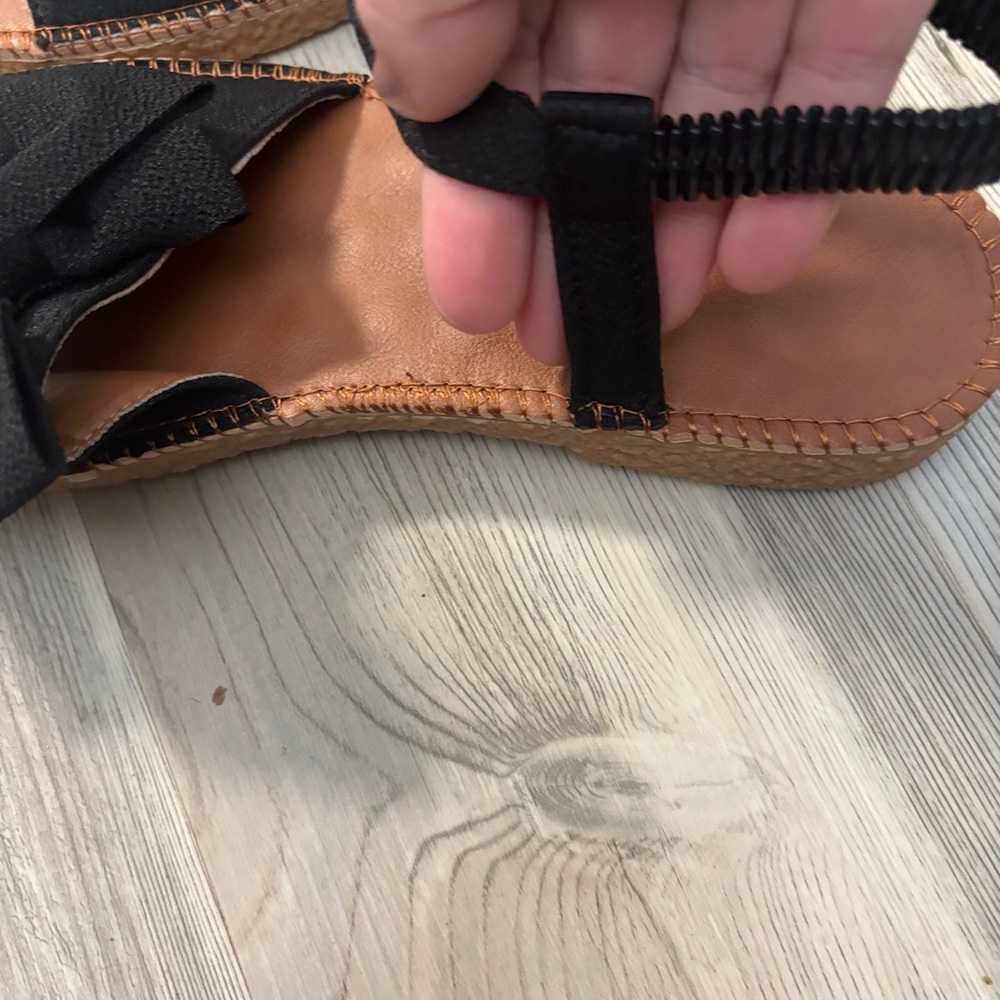 Black Sandals with Bow Detail NWT - Picture 4 of 6